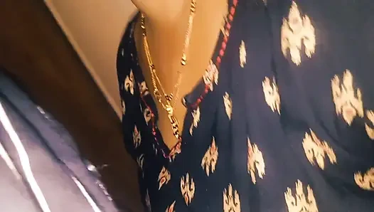 Gerçek köylü yenge domaltarak sert sikişiyor devar ahd masaj yaptırıyor. Hintli kadın Ki Chudai.