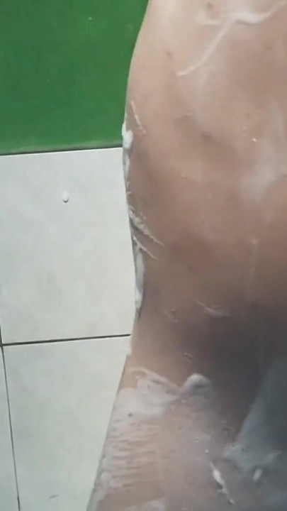 Bubble Bath Sensation with Playful Fingers | Clip 3