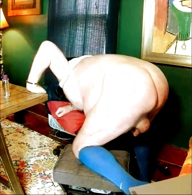 Beardaddychub Jerks for Friend to Make Him Cum!