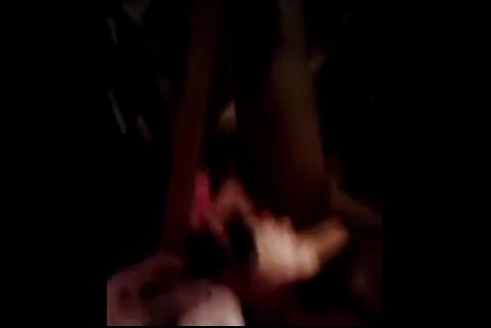 Я знайшов перше приватне відео, яке я коли-небудь робив, це було в моїй кімнаті, без вогнів