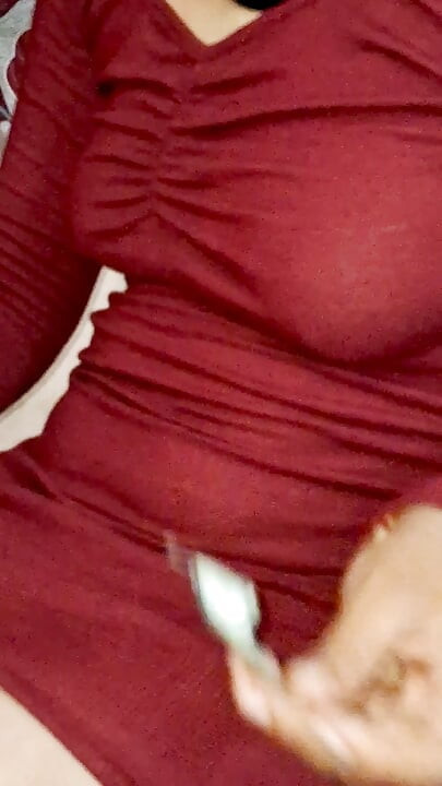Bog boobs show in red saree Hot indian stepsister Sunni bhabhi
