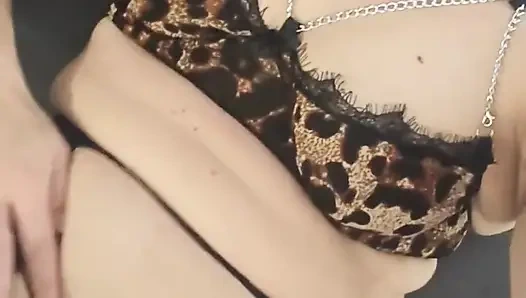 POV pada vagina dan pantat MILF slutty saya