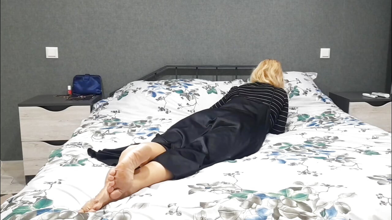 Mature Blonde Amateur Wife Enjoys Sex Half Naked