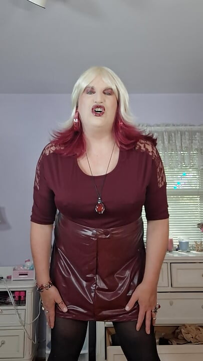A real pantyhose story: for my friend MatureLover -Girdle Lover!