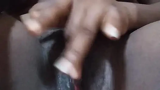 Meine rosa und saftige muschi gefingert