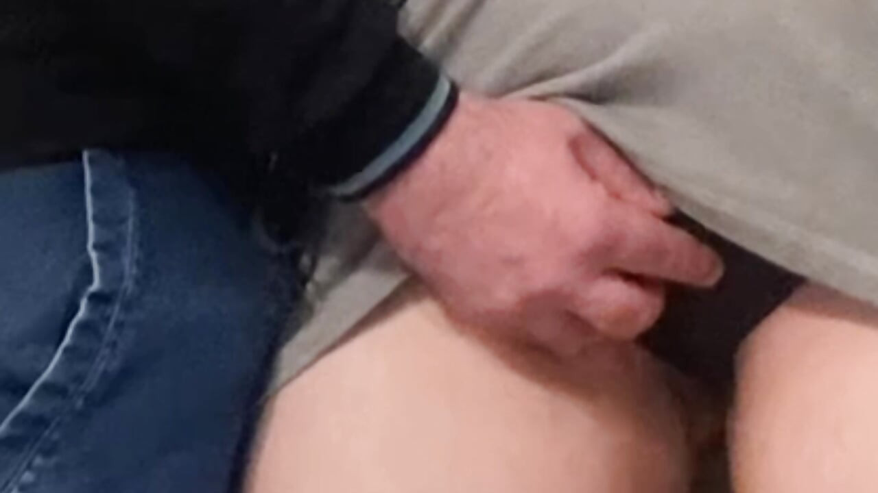 Coño peludo tocado en metro lleno