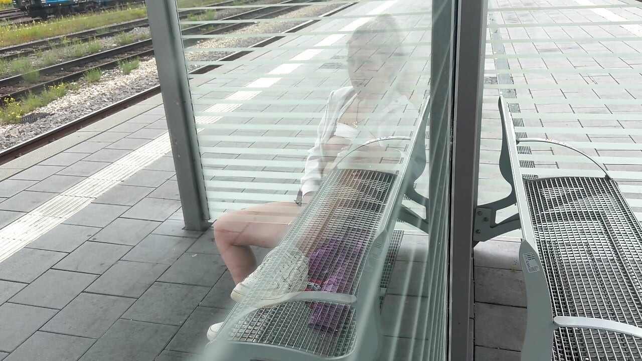 Horny slut makes it on the train track
