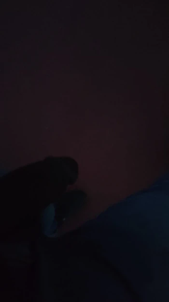 Tek başına yürüyor
