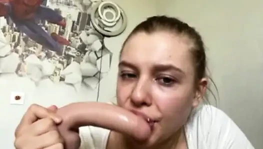 Грязный минет с дилдо с Jucielussie и пощечиной задницы