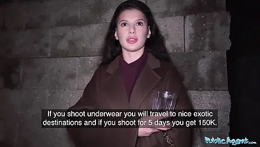 Yalnız parti kızı oyuncu seçmeleri için ürperiyor - kamu görevlisi