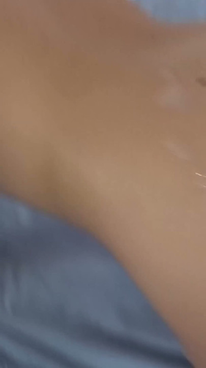 Ally Breelsen excitată imploră spermă în timp ce Porno Dan o trage în pizda ei tremurândă! | Clip 2