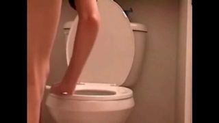 sexy lady peeing