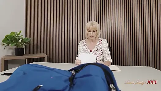 Auntjudysxxx - büyük memeli olgun gilf kolejli dean morgan shipley seni ofisinde görmek istiyor