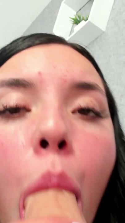 Colombian girl shows how experienced and nymphomaniac she is, after 8 hours of broadcast fucking her holes she needs more, she n | Clip 2