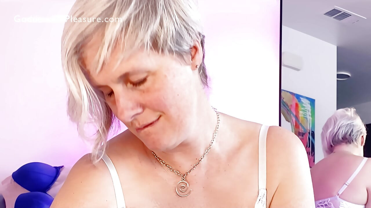 Helping Mommy Pick Out The Best Bra While She Tells Me How To Touch Myself & Cum JOI CEI