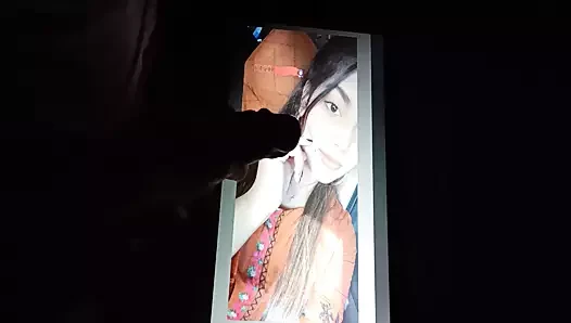 Arkadaş isteği boşalmak haraç üzerinde momo islam