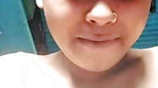 Video poziv s Desi indijskom seoskom djevojkom