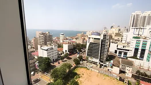 Моя неожиданная соседка наполнила сливками мою киску и записала все на мой телефон