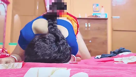 Kolkata Boudi трахают киску пальцами и действительно жестко долбят и стоны как шлюха