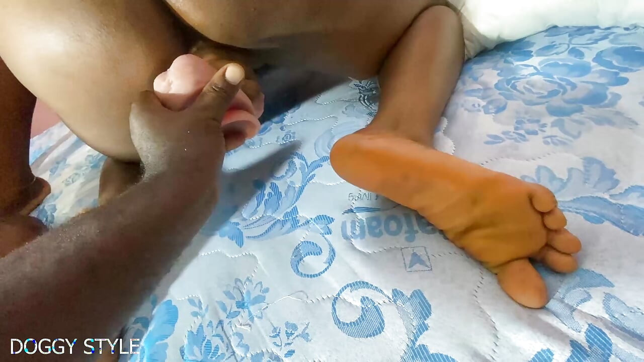 আমার ক্লাসমেটের ডগি স্টাইলে আমার যোনি চোদা