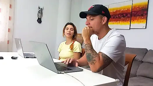 sama sahabatku sendiri.