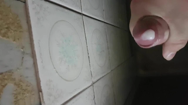 Morning wank in the shower
