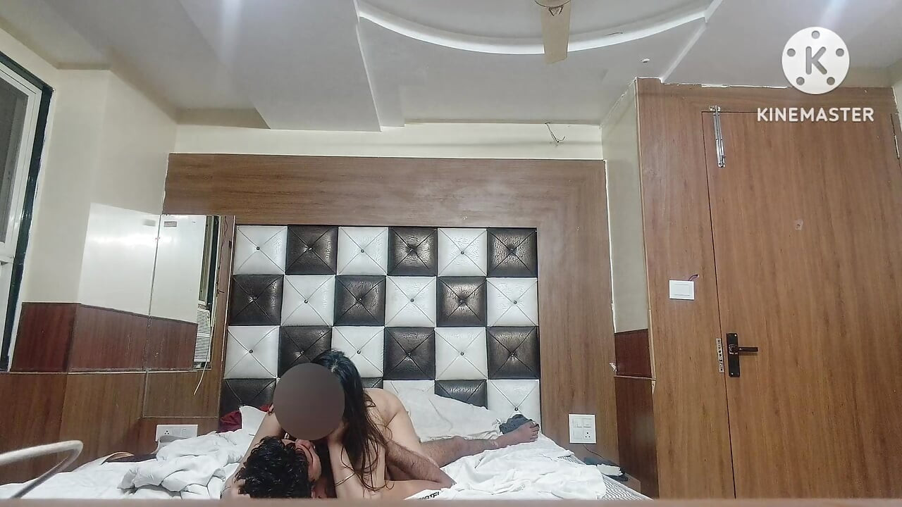 NEWLY WED BHABHI KO HOTEL MEIN ZABARDAST CHODA