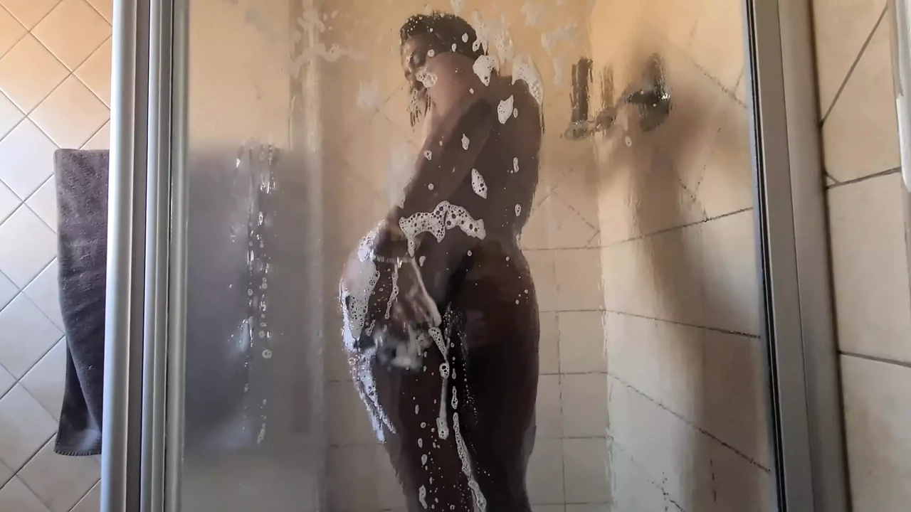 Indian desi whore taking a sexy soapy shower
