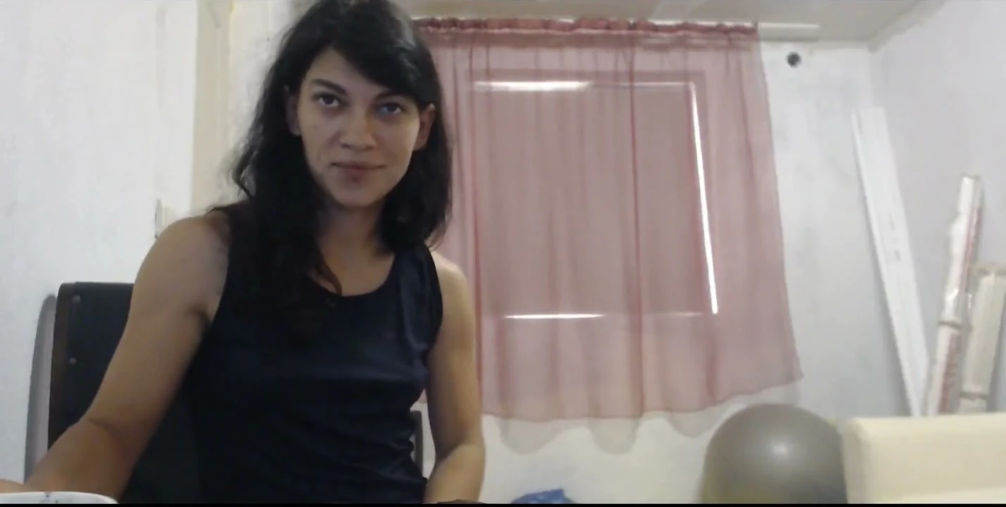 Azdırmadan hakimiyete - gırtlağına kadar ve takma yarakla oyuncağımı sikiyorum