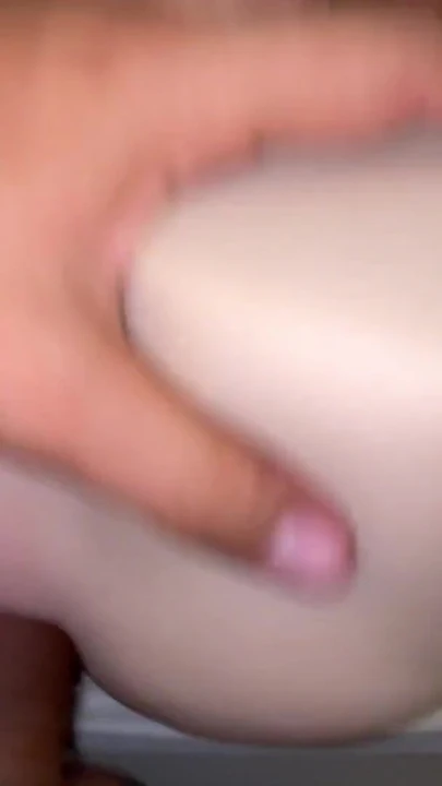 Momento chiave da "Ho dato a un follower la possibilità di scopare la mia bambola tantaly e ho finito per scoparlo fino a quando non ha versato il suo sperma"