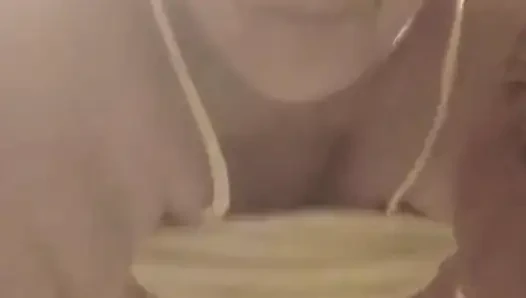 Bu azgın sürtüğü ve amcığını göreceğini izle