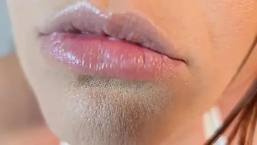 Üvey anne ve üvey oğlu evlenmek için birlikte kaçıyor