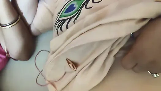 Kolkata Hotel'de Hintli en iyi üçlü seks