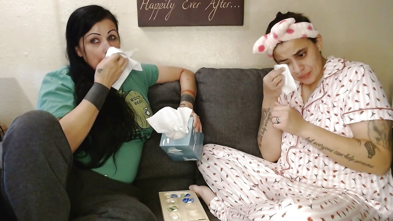 Căscatul este contagioasă lesbiană colegă de muncă la petrecere
