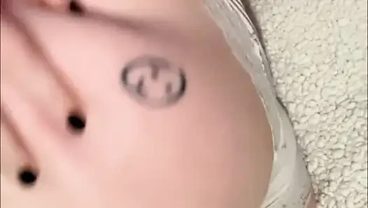 Cute girl can’t hold her pee and floods her panties