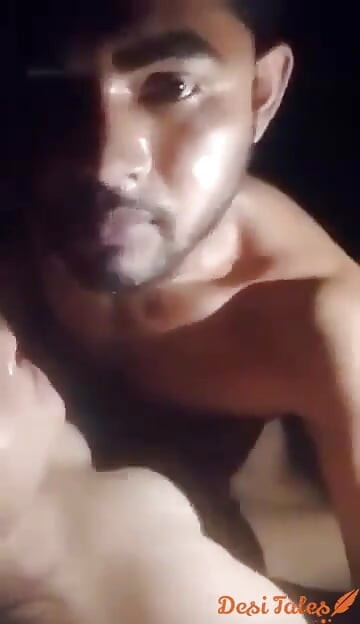 Meeting my girlfriend in late night in her home to surprise her