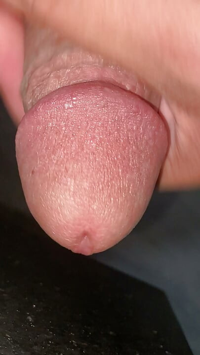 I have a horny cock , and I'm in the tolets to cum, I'm cumming my cock and I've been fucking it until I cum