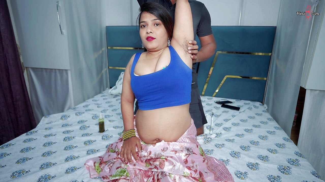 Chachi ki Chuchi pakdi- Chachi gets Horny after Thai massage by Bhatija- Chachi ne chatvai hairy chut- Full hindi Viral Video