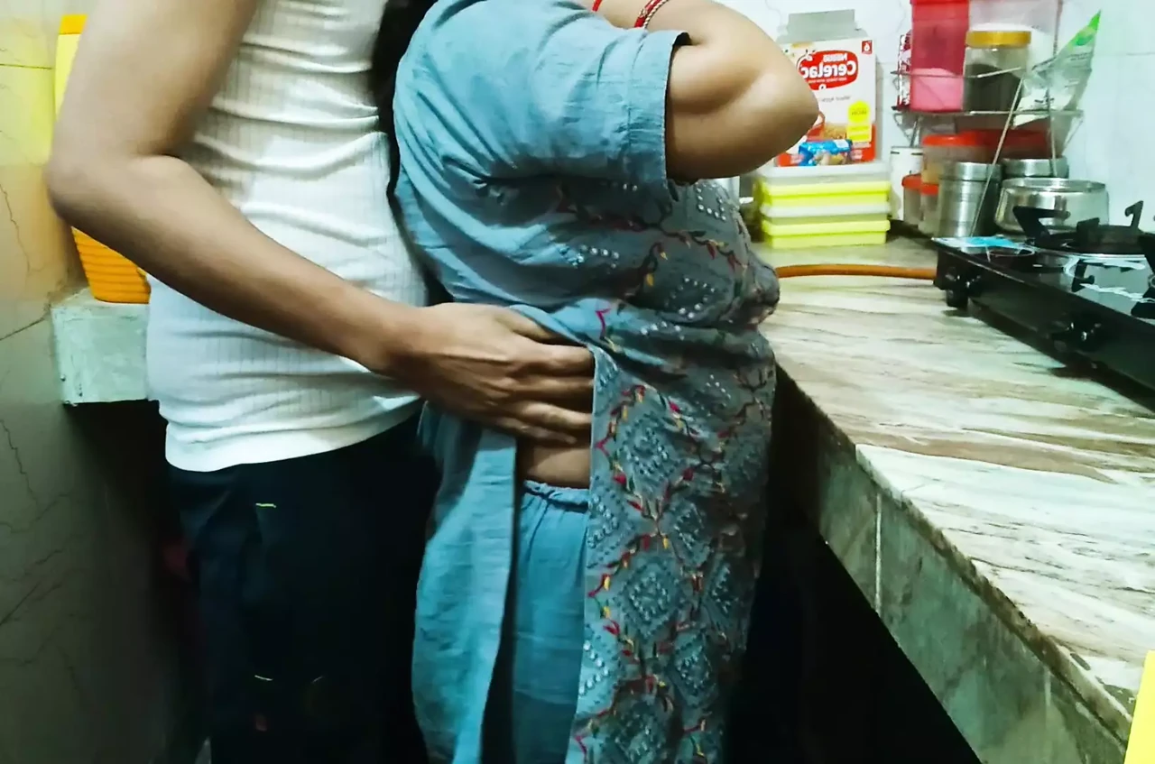 Bhabhi Ki Gand Chudai Kichen Me 印地语音频