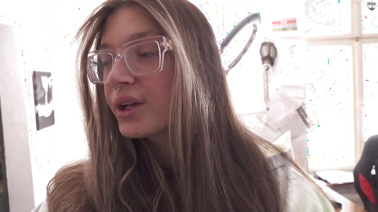 Sesso perverso con Nika Cyberslut a colazione