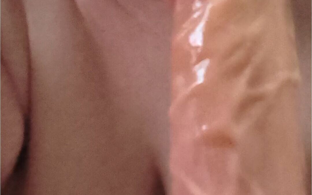 Su boca descuidada cuando está chupando tu perilla