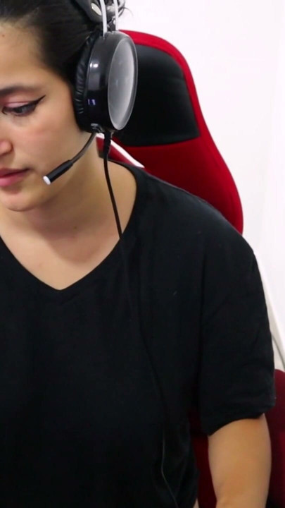 słynna streamerka postanawia pieprzyć się na żywo ze swoim partnerem | Klip 1