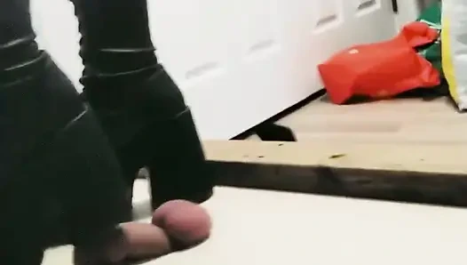 Sepatu bot di atas lutut Demonia