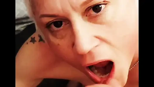 Nikki suxxx raucht blowjob