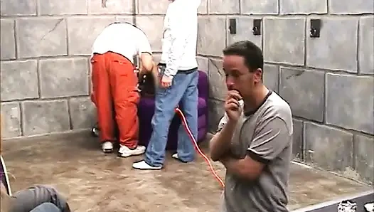 Nikmati adegan panas yang dipotong BTS