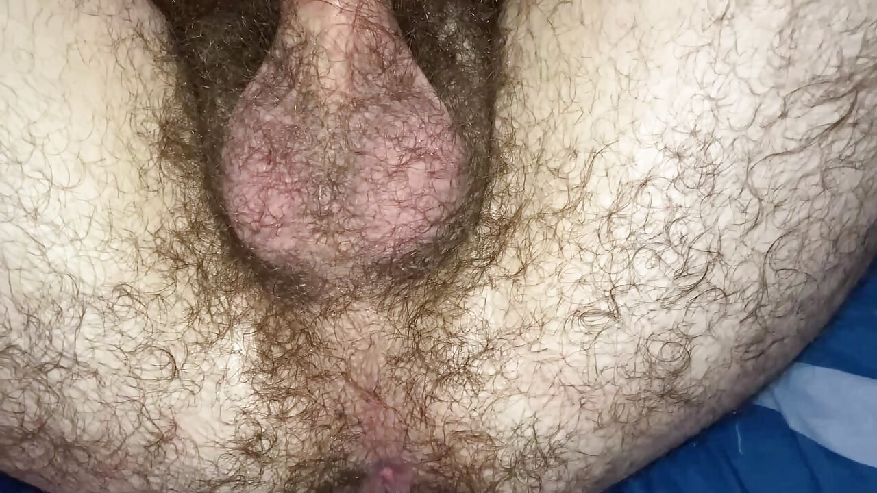Des travis poilus en sueur éjaculent partout !