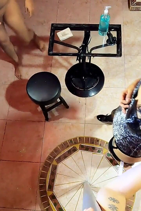 Siyah öpücükle erotik dans