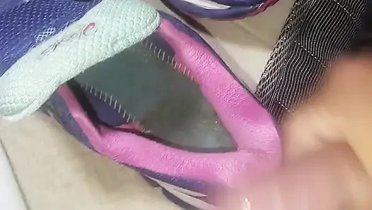 Spor ayakkabı seansı fetişi