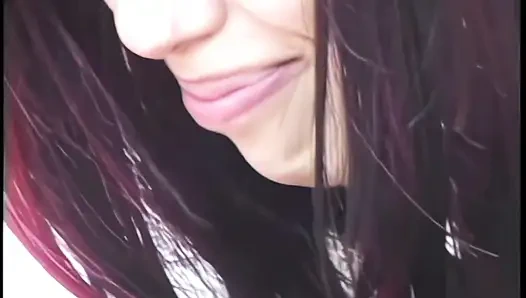 Kehidupan nyata pecinta lesbian menjilati memek di luar ruangan