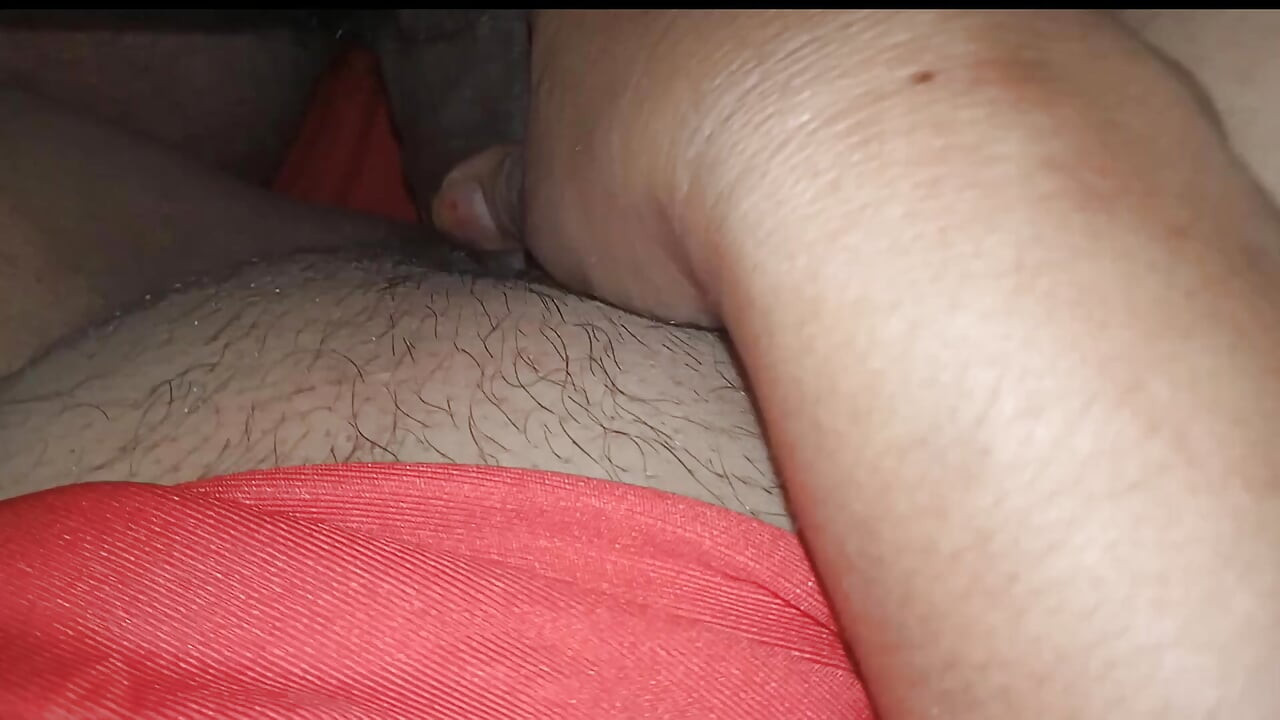 印度德西女醫生像機器一樣操男孩